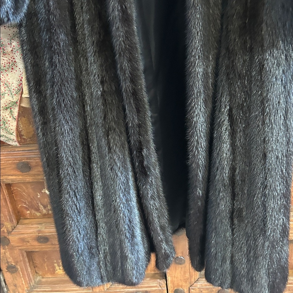 SAGA Mink Ranch Full Length Coat/ pockets, HENIG Furs, Excellent New Condition - Picture 5 of 13